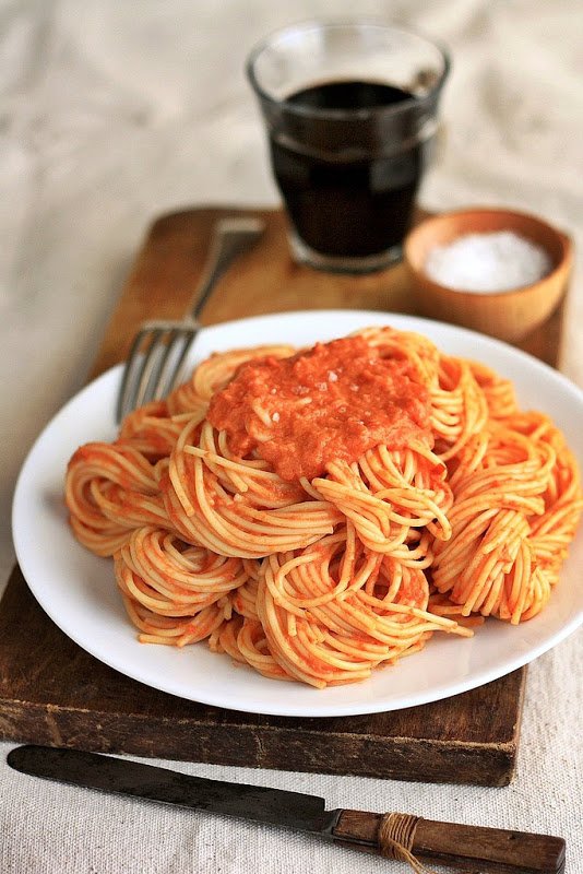 Simmer a Huge Pot of Pasta Sauce