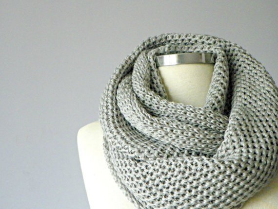 11 Gorgeous and Cozy Scarves for Girls Who Get Cold Easily ...