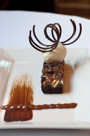 food,dessert,chocolate,chocolate cake,icing,