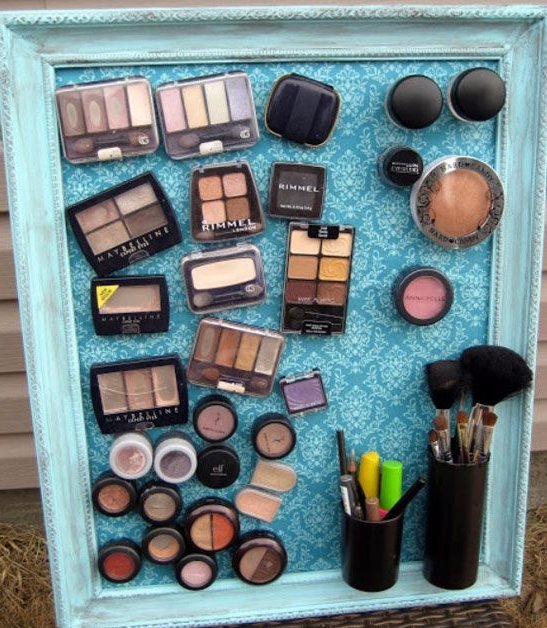 Make-up Magnet Board