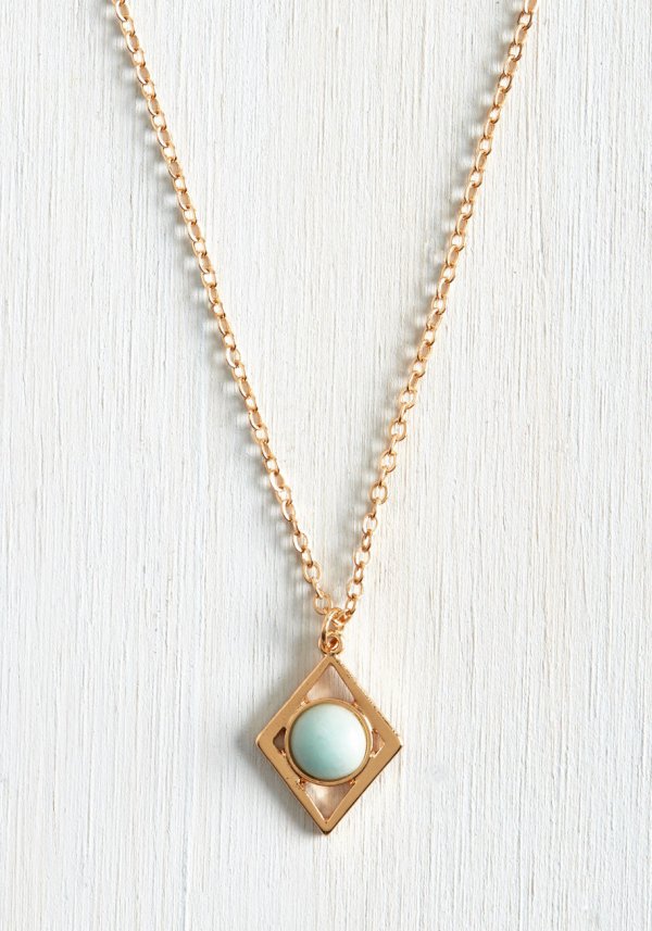 Maven of Minimalism Necklace