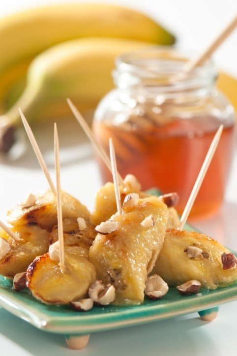 Baked Bananas with Coconut Flakes and Raw Cacao