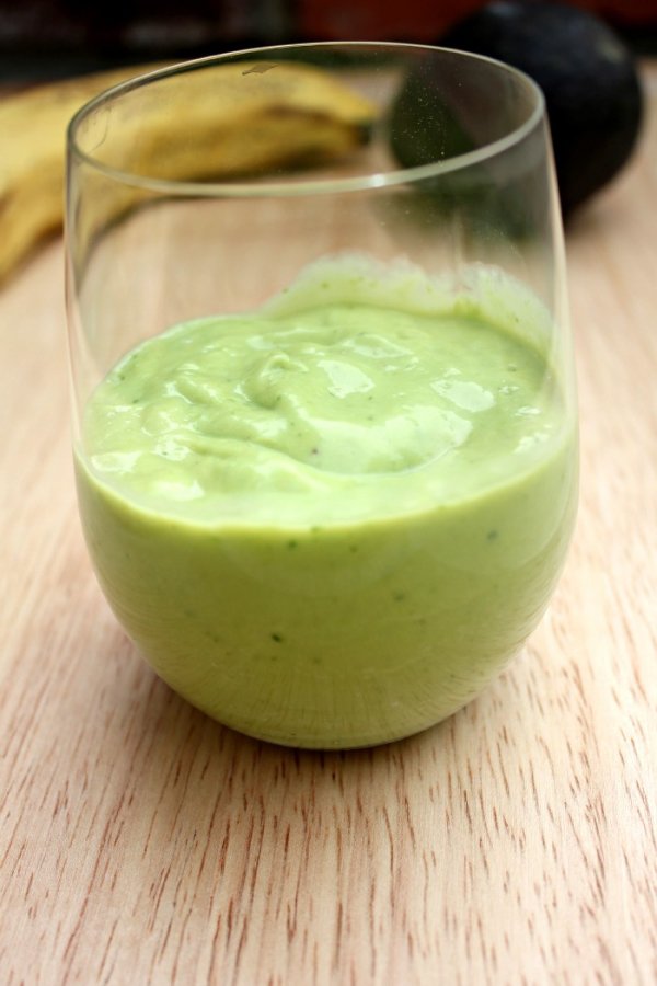 Avocado and Banana Hair Mask for Reducing Frizz