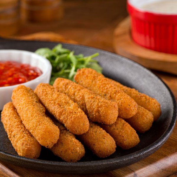 Easy, Cheesy Mozzarella Sticks