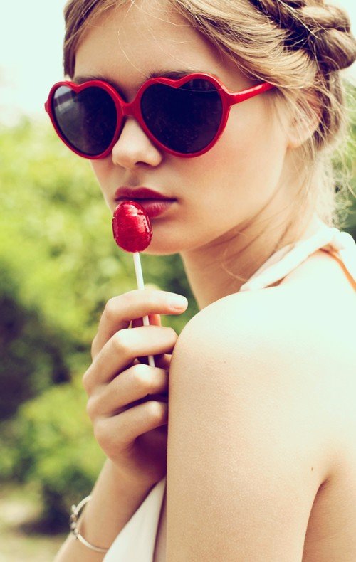 hair,sunglasses,clothing,eyewear,red,