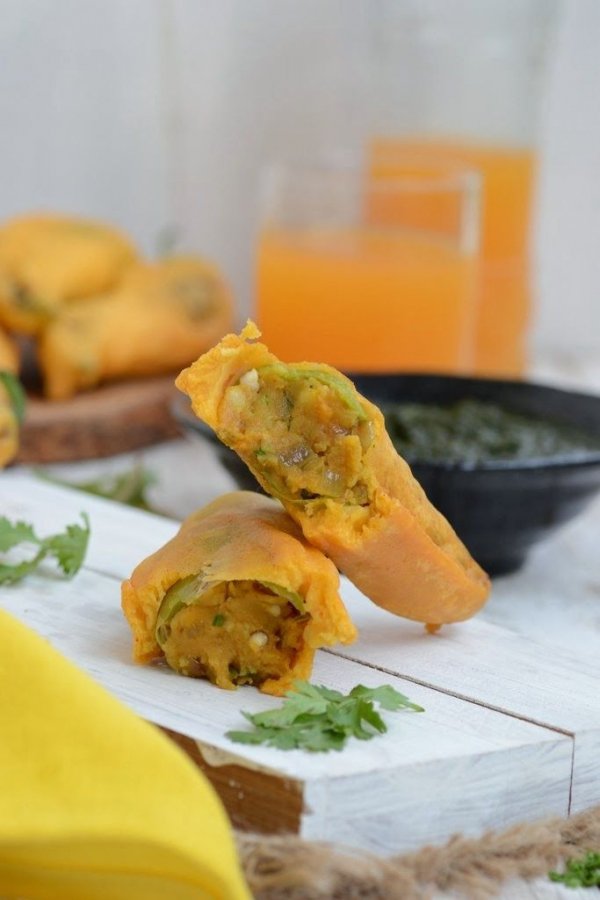 Rajasthani Mirchi Vada