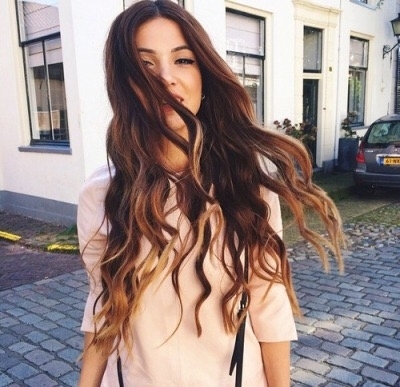 hair,human hair color,clothing,hairstyle,long hair,