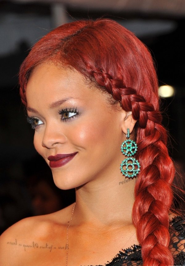 7 Hairstyles That Go Great With A Beanie Hat