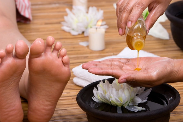 7 Wonderful Tips To Soothe Your Aching Feet 