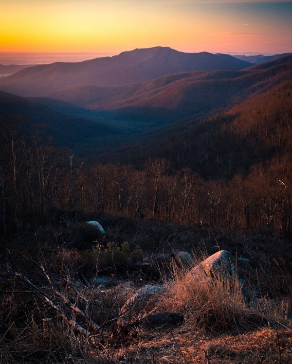 Sky, Nature, Mountainous landforms, Hill, Mountain,