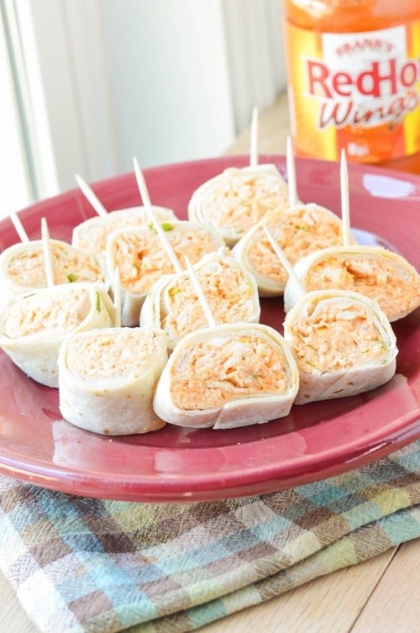 Buffalo Chicken Tortilla Roll-ups