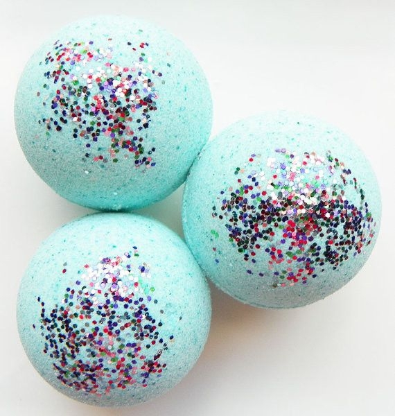 DIY Glitter Bath Bomb