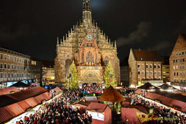 Mulled Wine and Gingerbread at Nürnberg's Christkindlmarkt, Germany