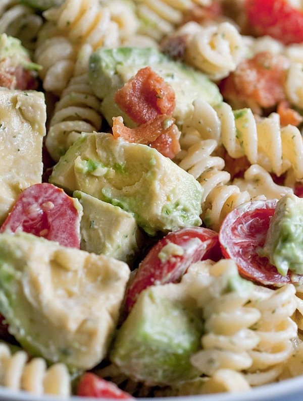 Creamy Bacon Tomato and Avocado Pasta Salad