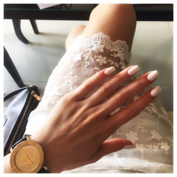 White Manicure