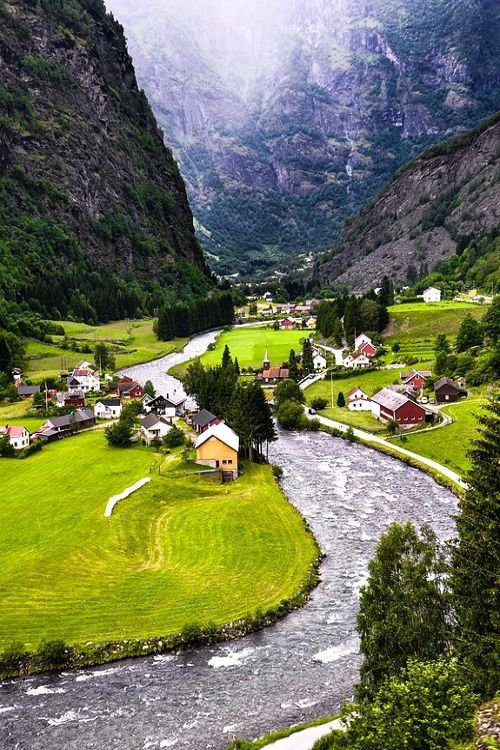 Flåm,mountainous landforms,landform,mountain range,geographical feature,