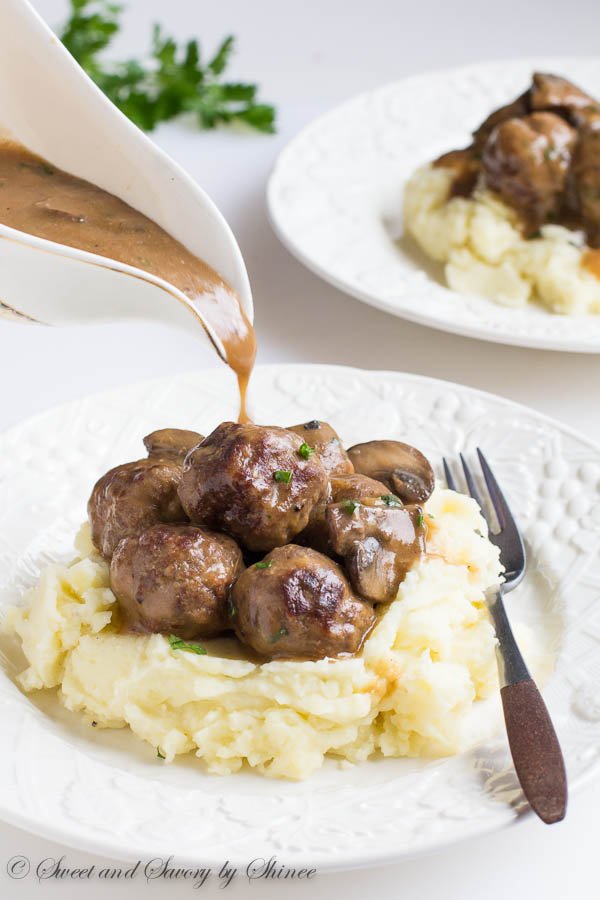 Meatballs in Mushroom Gravy