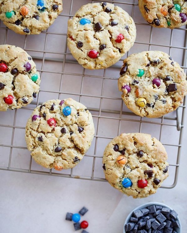 Food, Dish, Cookies and crackers, Cuisine, Snack,