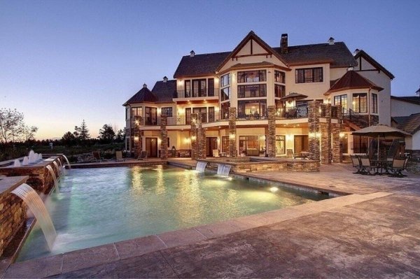 Striking Mansion with Large Pool