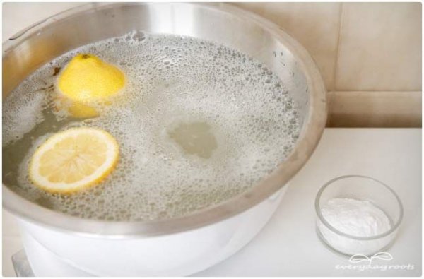 Bubbly Baking Soda and Citrus Foot Soak