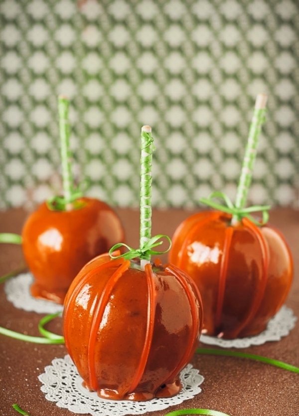 Caramel Apple Making