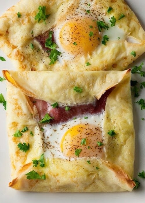 Bacon and Egg Crescent Squares