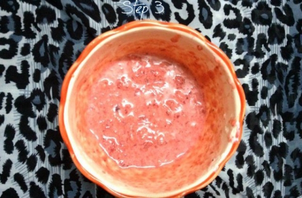 Strawberry Protein Mask for Deep Conditioning