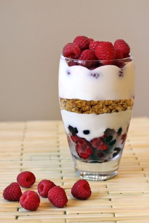 Skinny Berry Parfait