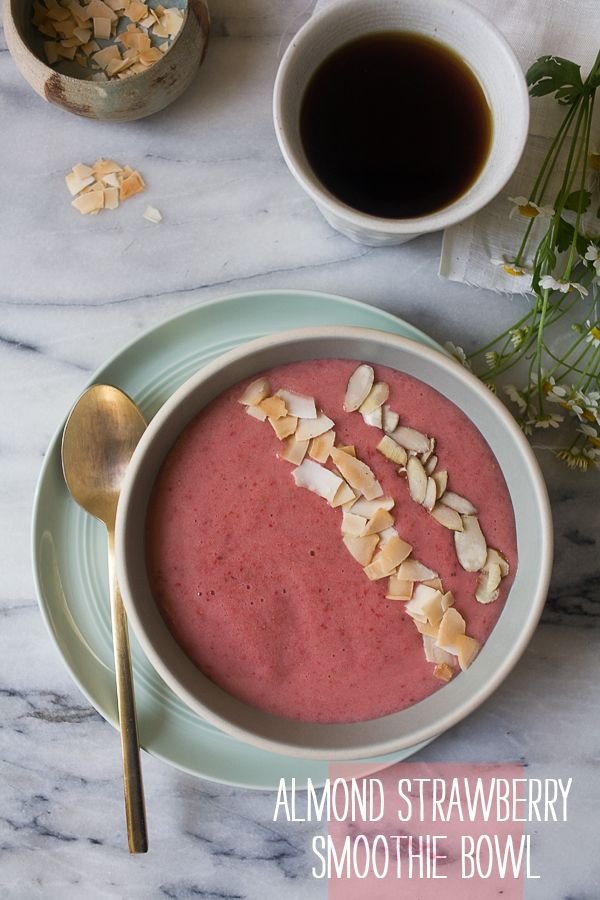 Almond Strawberry Smoothie Bowl