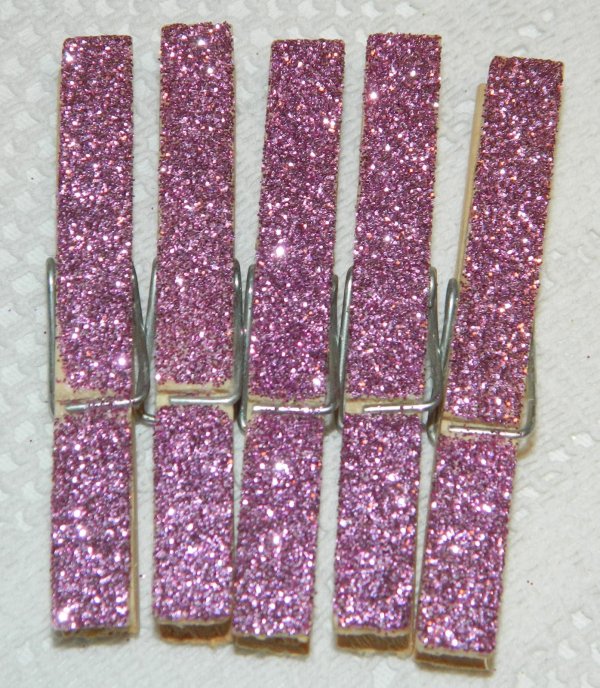 pink,fashion accessory,purple,glitter,jewellery,