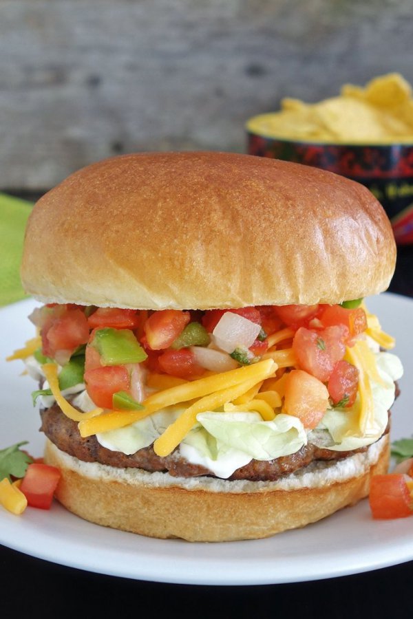 dish, breakfast sandwich, vegetarian food, food, hamburger,