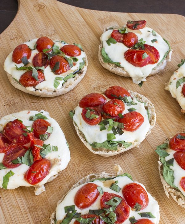 Skinny Mini Caprese Pizzas