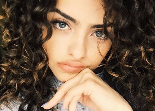 8 Tricks Only Girls With Gorge Hair Know