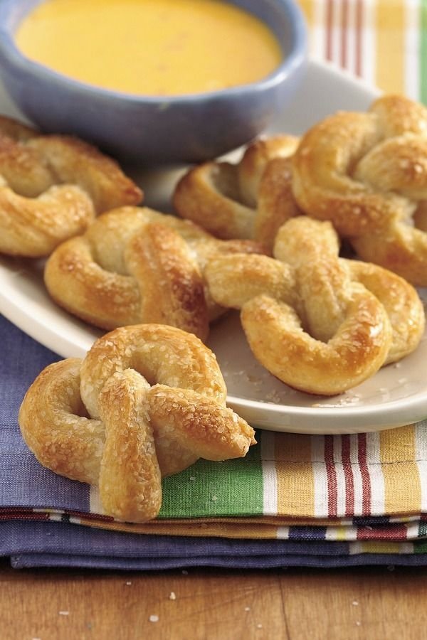 Mini Soft Pretzels and Dip