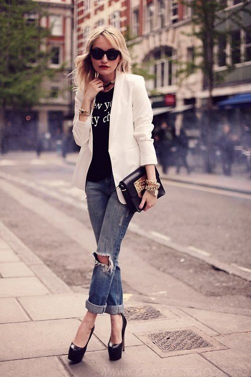 7 Street Style Outfit Ideas with Ripped Jeans That You'll Have Fun ...