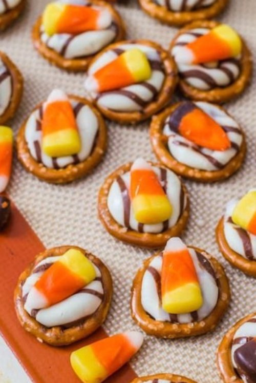 Candy Corn Pretzel Hugs