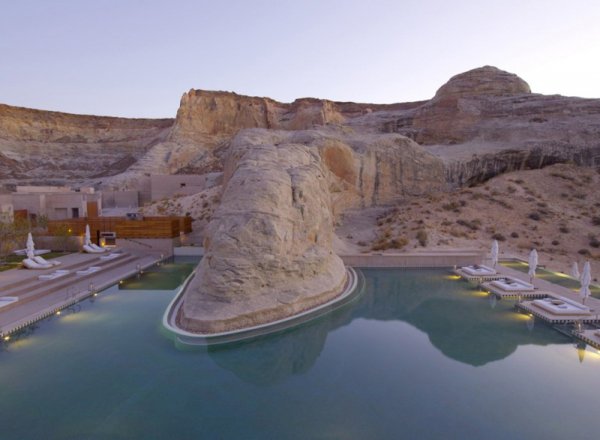 Sleep near the Pool in Canyon Point, Utah