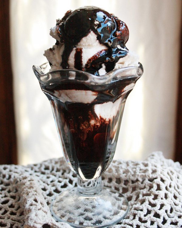 sundae, dessert, ice cream, sundae, frozen dessert,