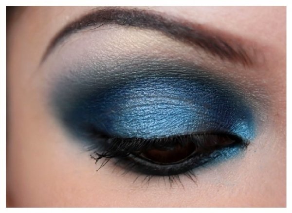 How to Create a Perfect Navy Blue Smoky Eye ...