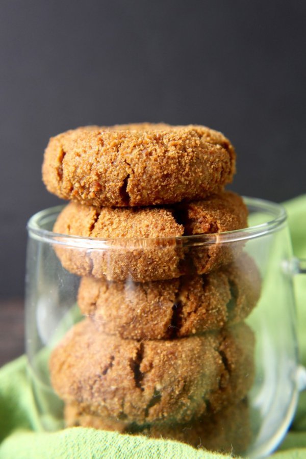 cookies and crackers, cookie, biscuit, snack, anzac biscuit,