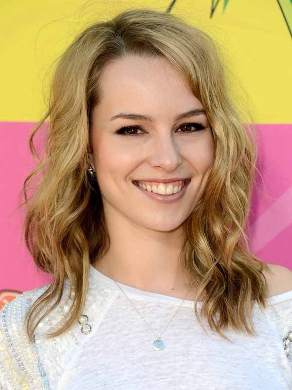 Bridgit Mendler's Messy Lob