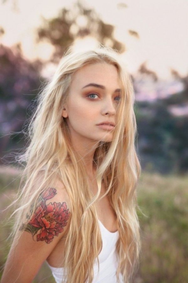 hair,human hair color,blond,face,clothing,