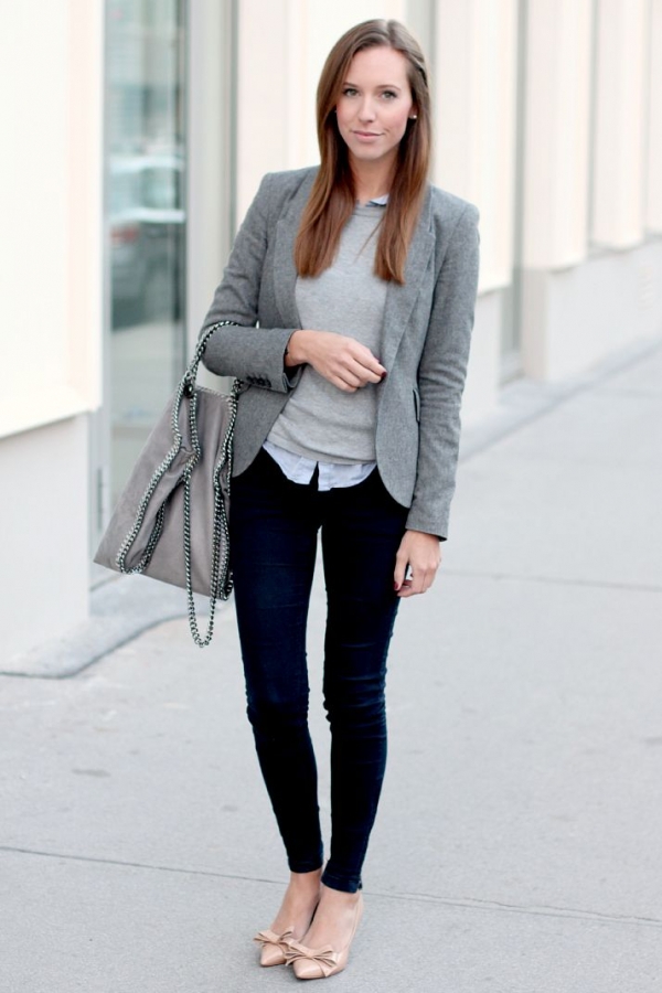 The Cotton Blazer and Grey Hobo Bag Are a Nice Touch