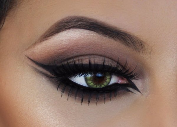 double-winged-eyeliner-looks-you-ll-want-to-copy-makeup