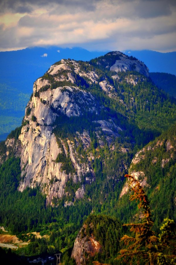 See the Second Largest Freestanding Granite Monolith in the World at Squamish, Canada