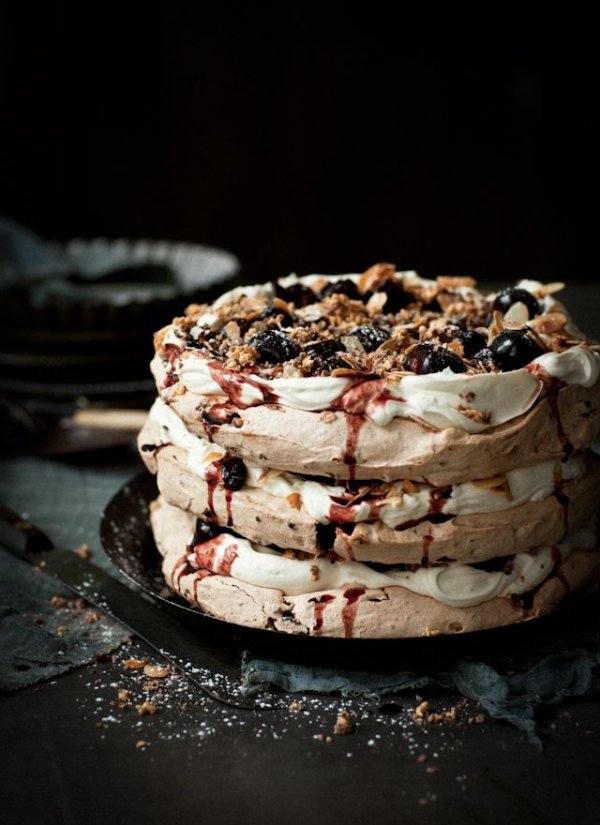 Honeycomb, Chocolate & Almond Pavlova