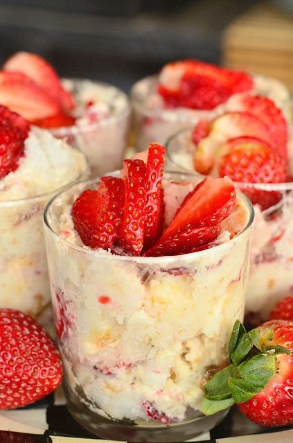 Strawberry Lemon Cheesecake Parfaits