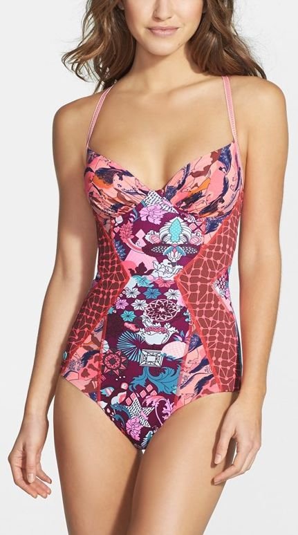 swimwear,one piece swimsuit,clothing,maillot,lingerie top,