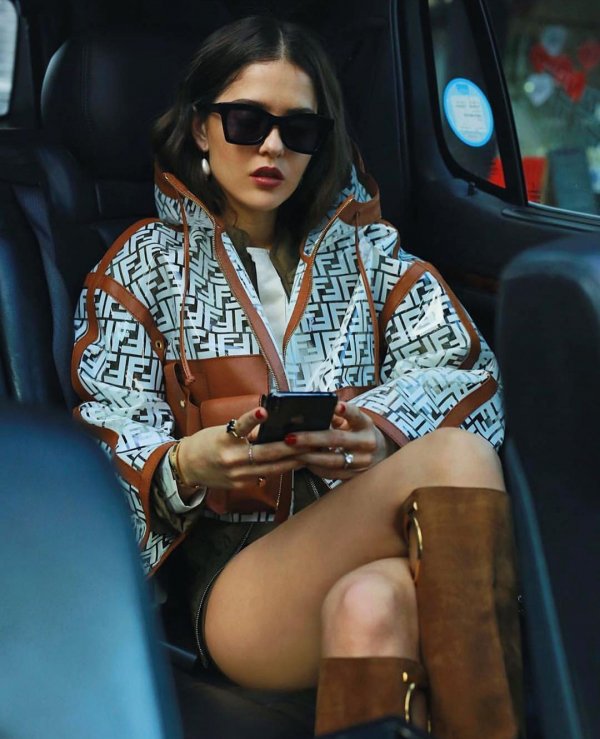 Eyewear, Sunglasses, Cool, Street fashion, Thigh,