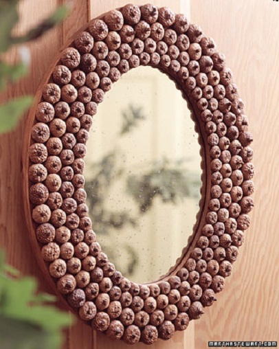 Acorn Mirror: Living Room Decorating Ideas for Fall...